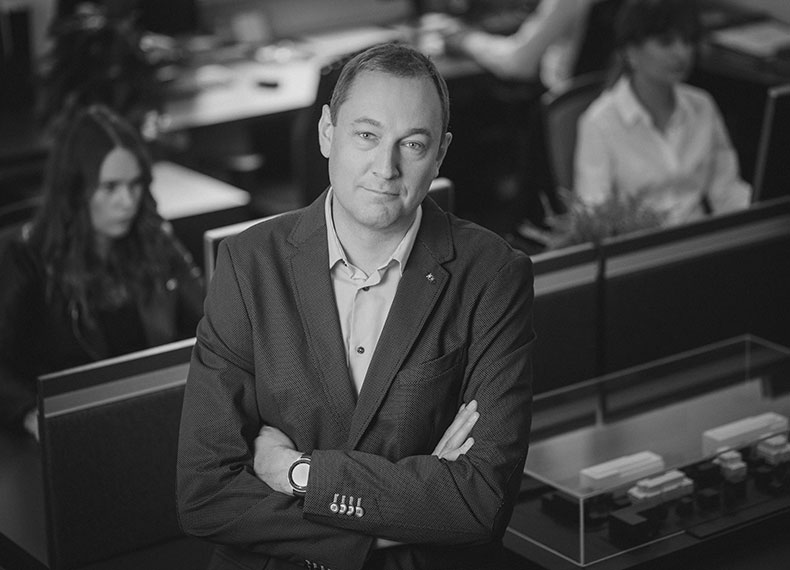marcin-mleczak-black